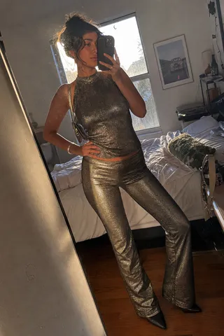 ugc fit check, mirror selfie